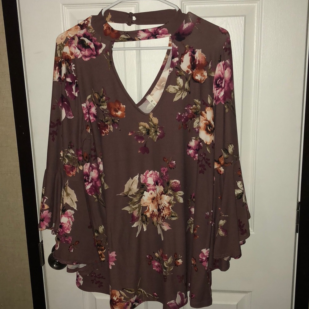 Boutique top beautiful print